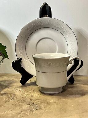 Vintage Crown Ming Royal Palm Footed Cup and Saucer Set